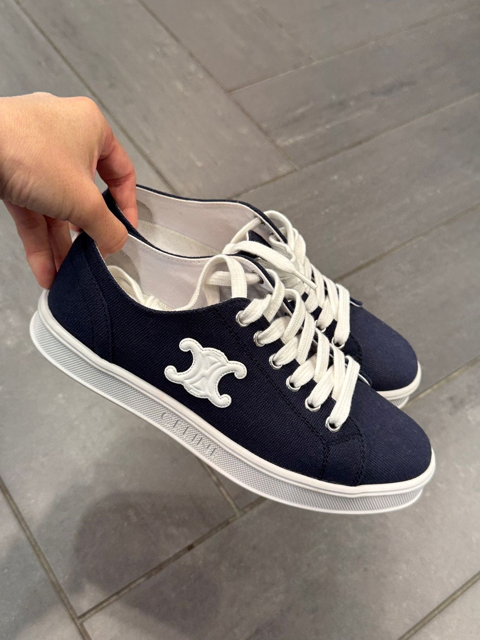 Low Lace-up Sneaker