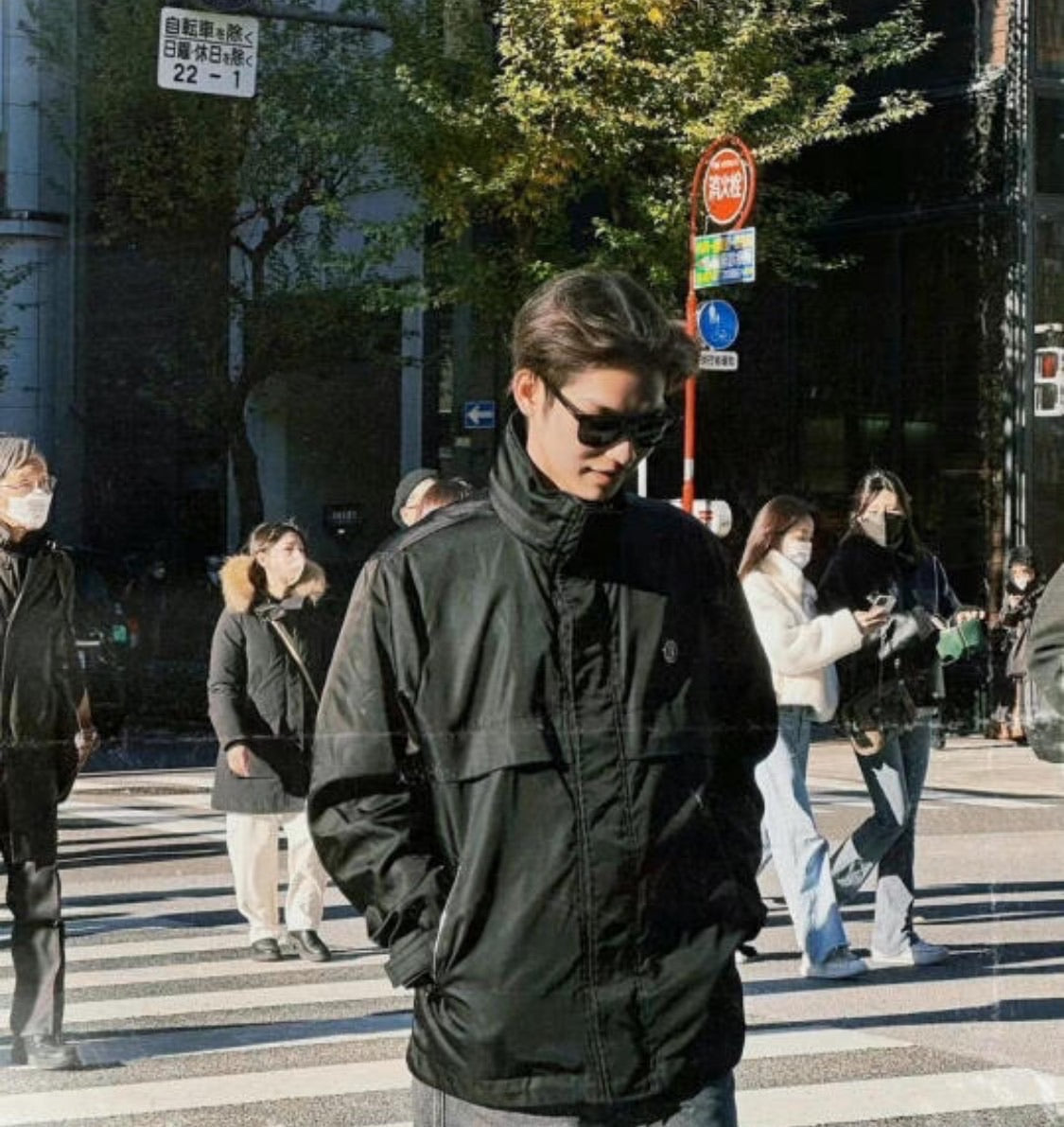 Neck sharp Jacket