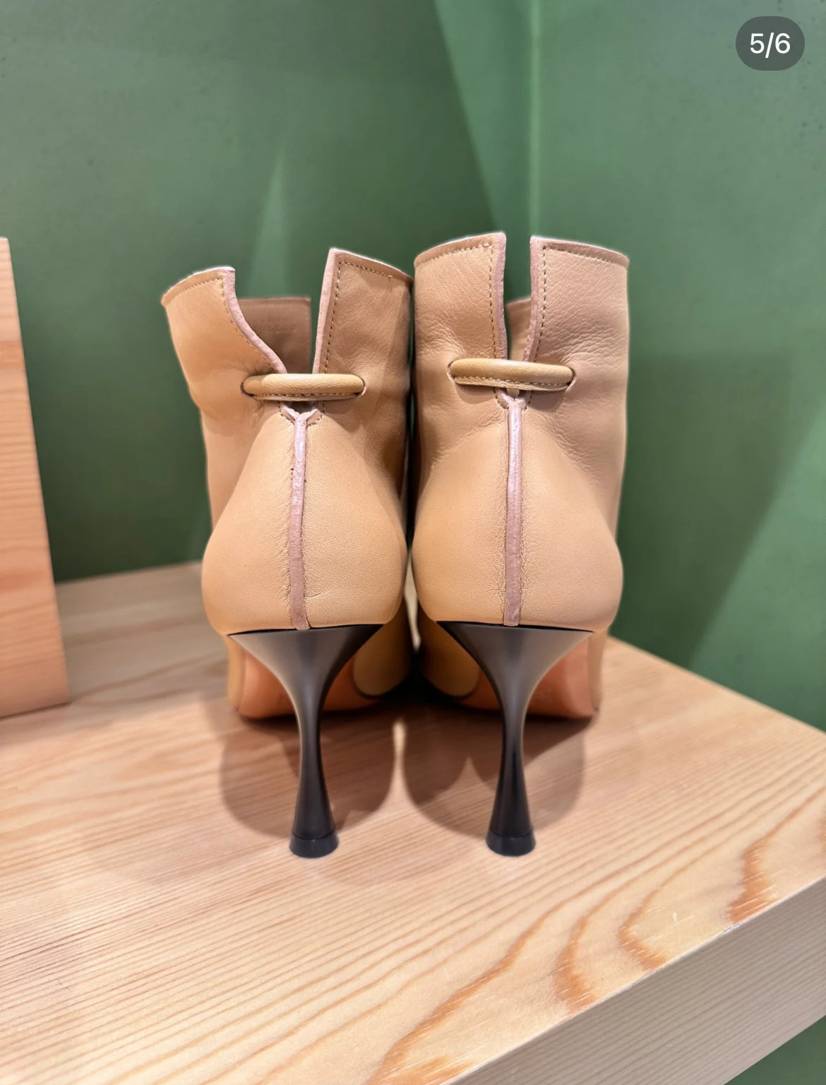 *Point Boots