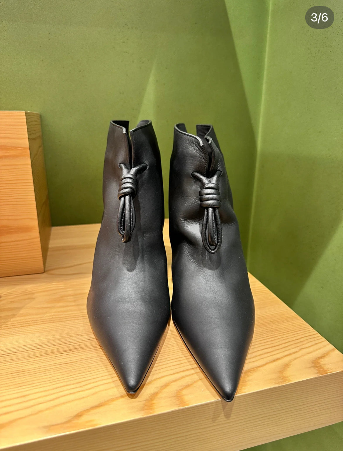 *Point Boots